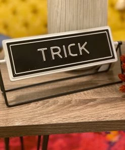 PD Home Trick - Treat Flip Sign Home Decor